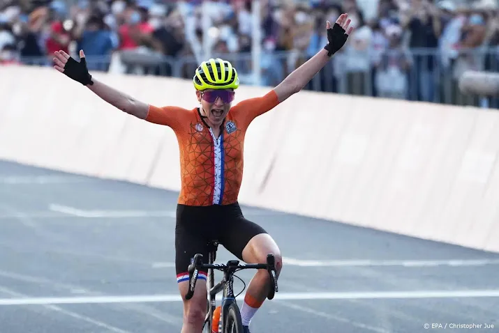 van vleuten koersen zonder oortjes amateuristisch