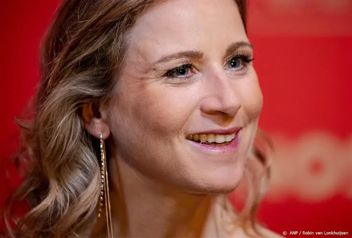 van vleuten neemt leiding in vuelta over van vollering