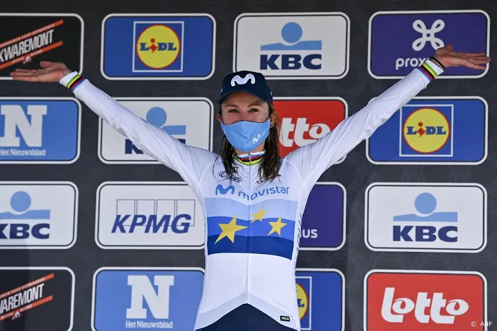van vleuten wint na tien jaar opnieuw ronde van vlaanderen