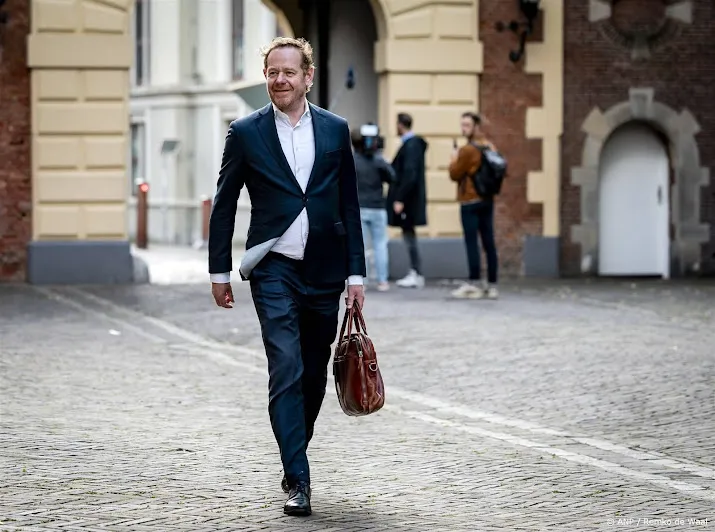 van weel geen heftige discussies over taakverdeling kabinet