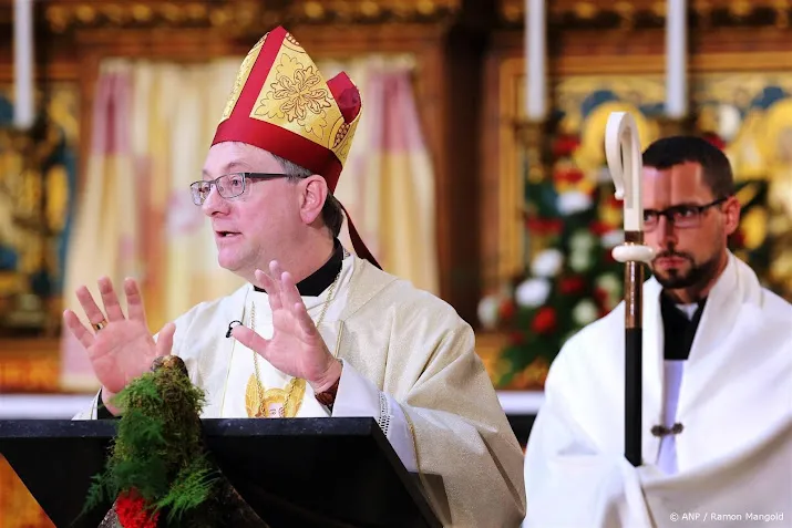 vaticaan kiest ron van den hout 59 als nieuwe bisschop roermond