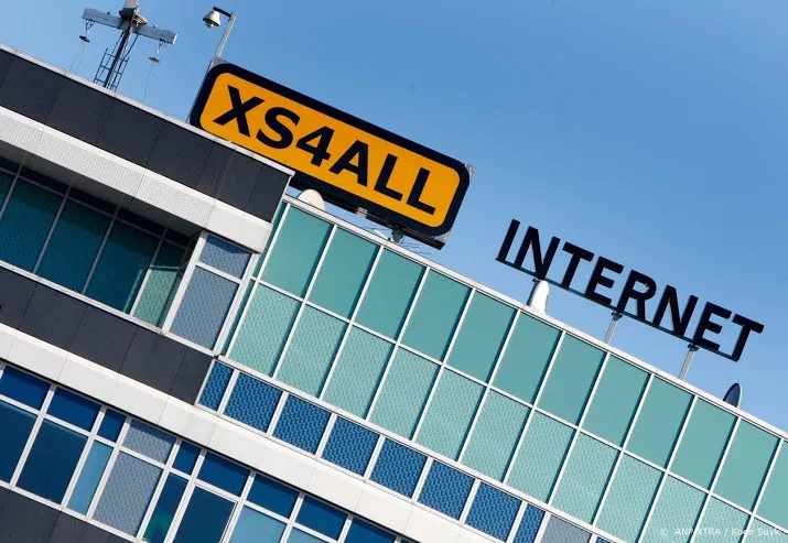 veel handtekeningen voor petitie xs4all