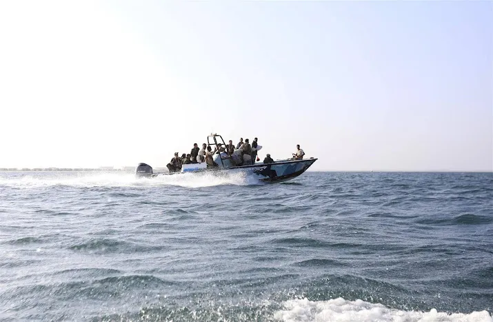 veel meer schepen mijden rode zee door aanvallen houthis