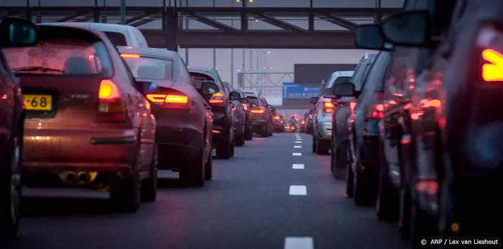 veel vertraging op de weg door ongelukken