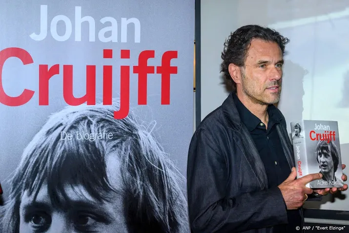 veelbesproken biografie cruijff is bestseller