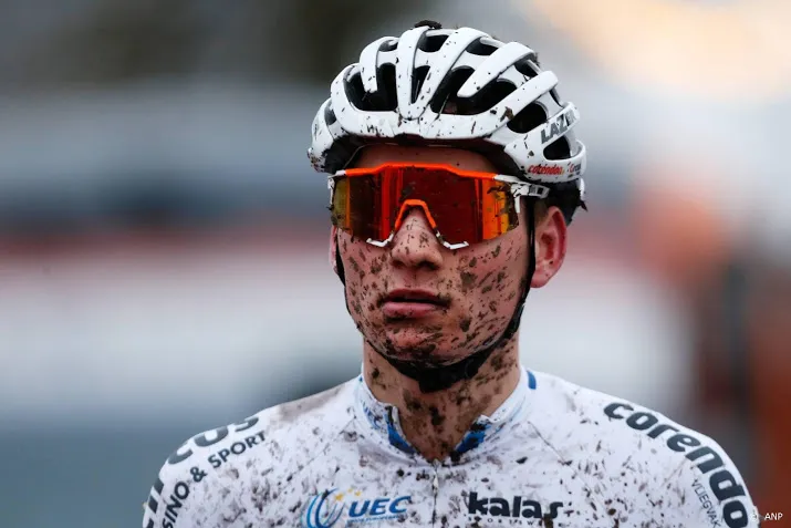 veldrijder van der poel wint heroisch moddergevecht