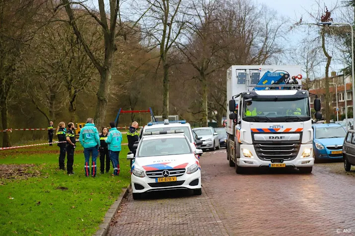 verdachte dood meisje 14 leiden langer vast