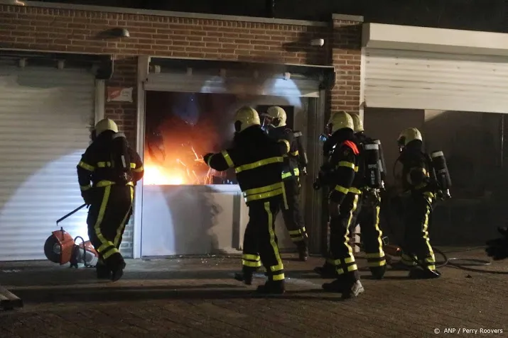 verdachte in brand steken man meldt zichzelf