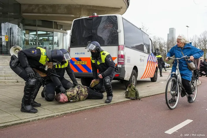 verdachten rellen malieveld gezamenlijk voor de rechter