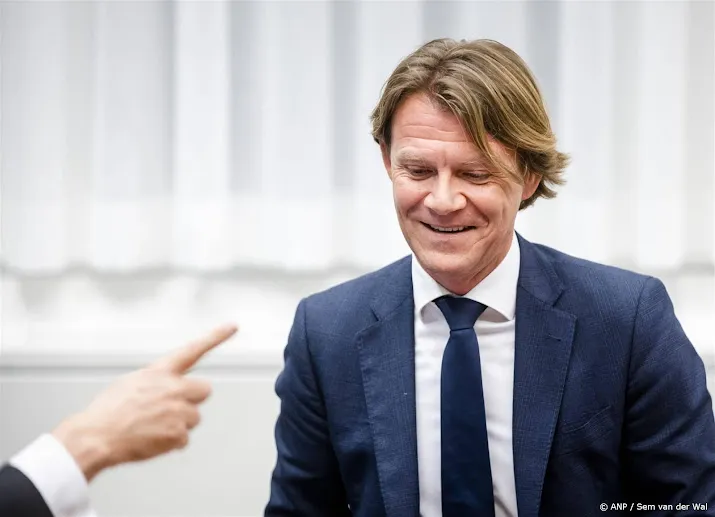 vereerde informateur putters gaat ontzettend zijn best doen
