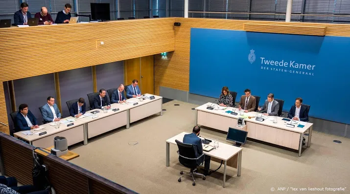 verhoren moskeeen afgesloten met omstreden islamitische stichting