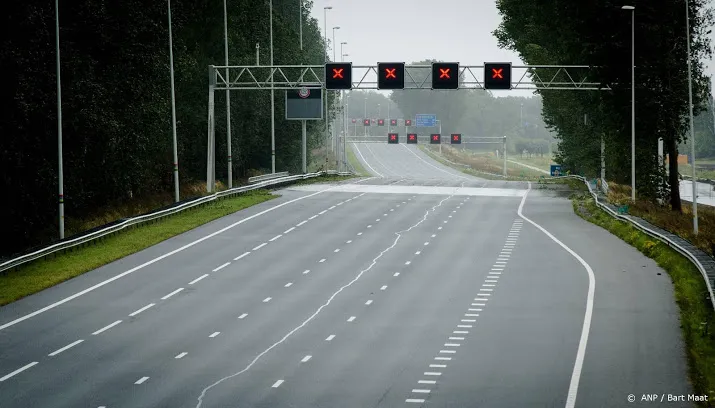 verkeer op a12 stil door bermbrand