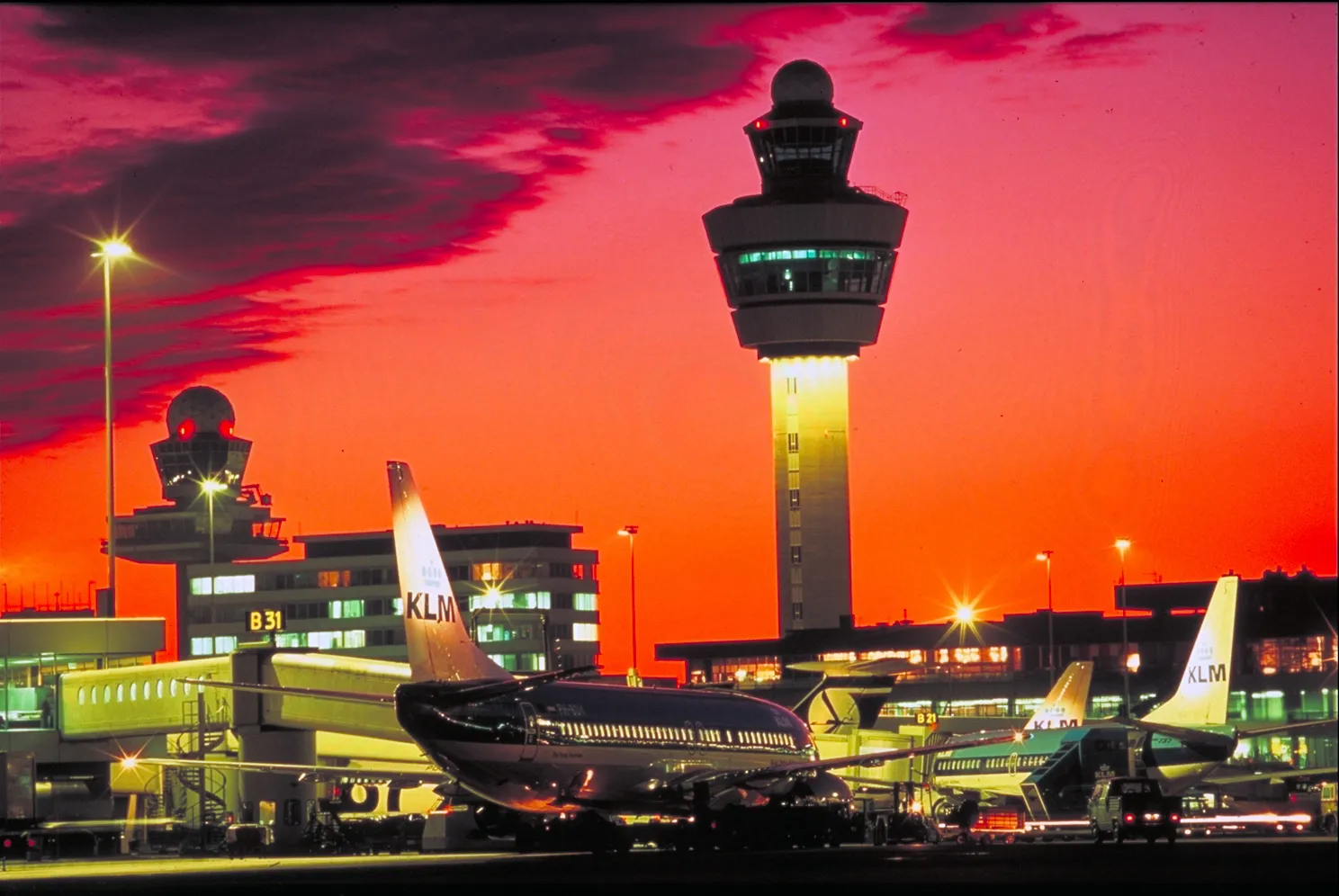 verkeerstoren schiphol panoramio