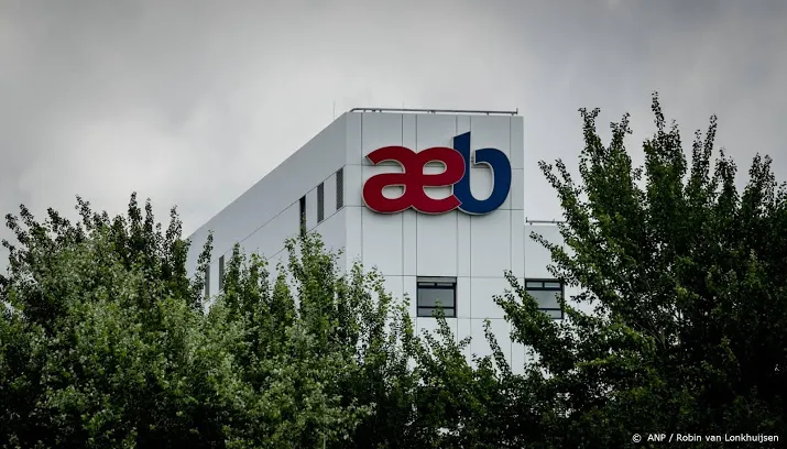 verkoop amsterdamse afvalverwerker aeb begonnen