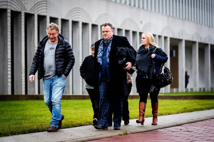 veroordeelde agenten overwegen hoger beroep