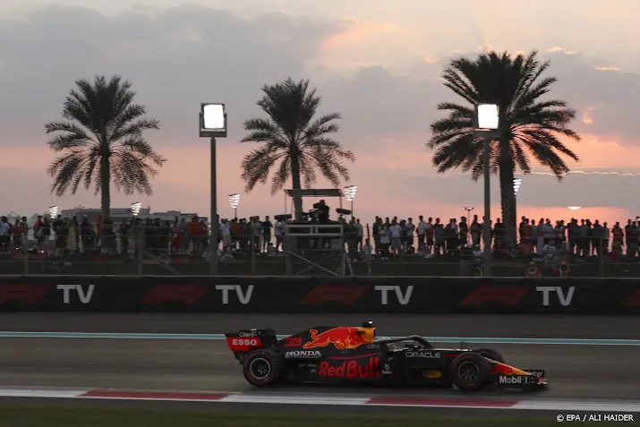 verstappen dankt teamgenoot perez checo is een legende