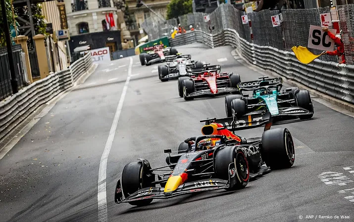 verstappen derde in chaotische gp van monaco perez wint