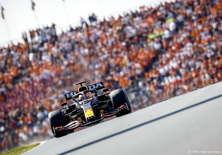 verstappen doorbreekt grens van duizend rondes aan de leiding