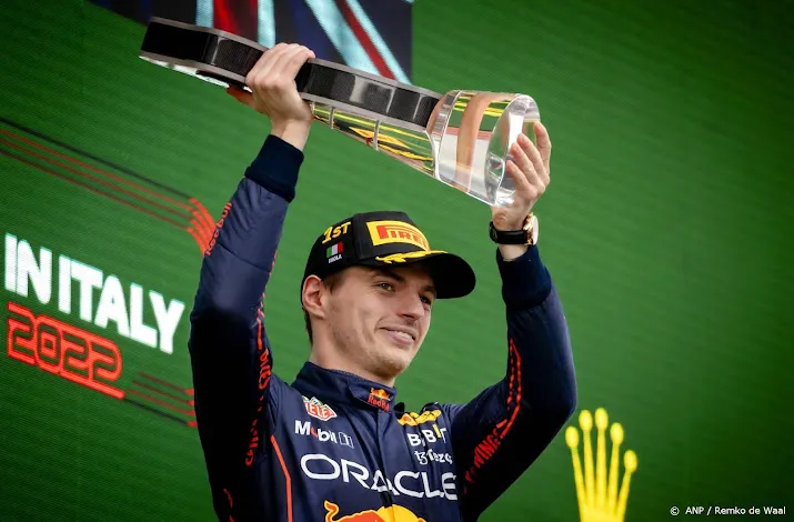 verstappen geniet van dikverdiende zege op heerlijke zondag