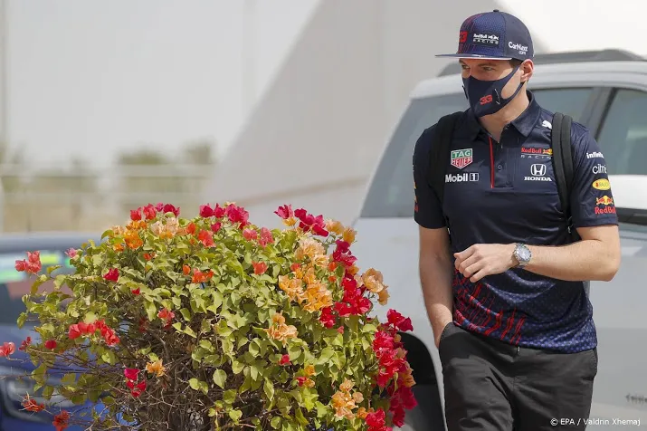 verstappen laat zich niet afleiden door favorietenrol