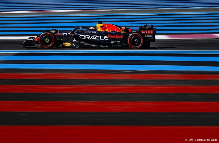 verstappen rijdt derde tijd achter zijn concurrenten van ferrari