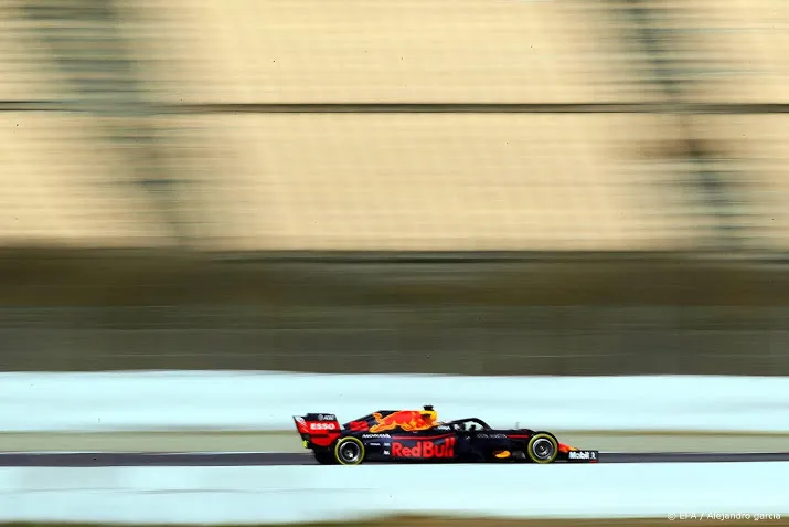 verstappen rijdt in oefensessie de zesde tijd