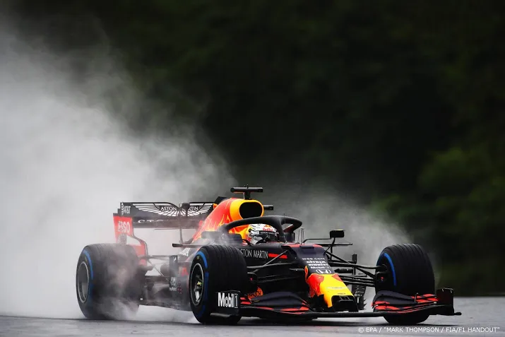 verstappen rijdt red bull kapot in opwarmronde