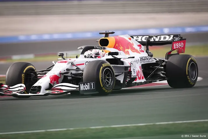 verstappen rijdt vijfde tijd in tweede training gp turkije