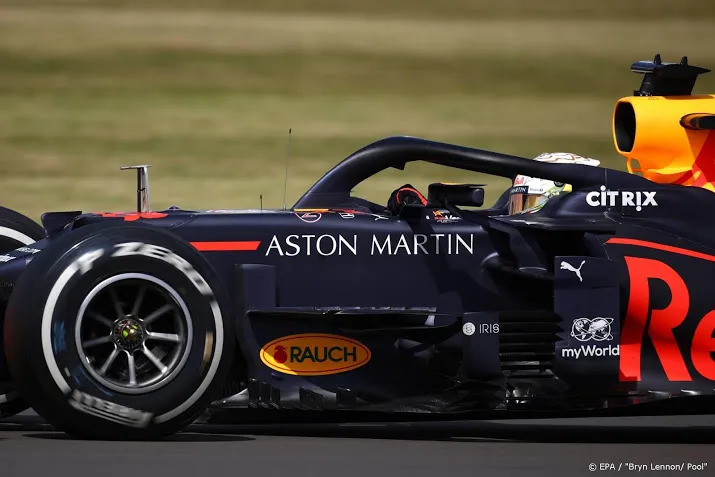 verstappen tweede in britse gp hamilton wint met lekke band
