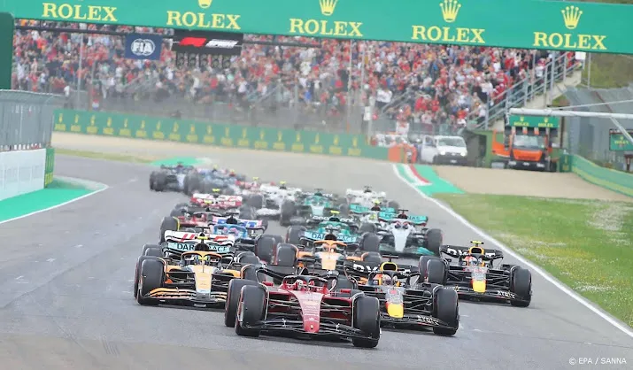 verstappen zegeviert in eerste sprintrace formule 1 op imola