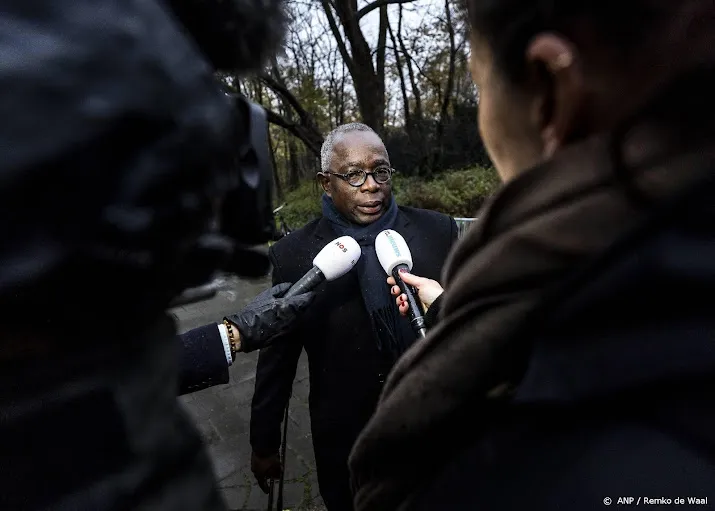 vertegenwoordiger suriname wil u bocht kabinet met slavernijexcuses