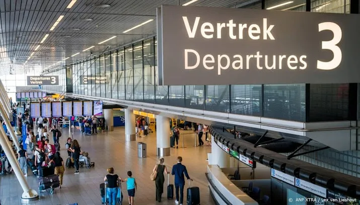 vertrekhal 3 op schiphol ontruimd om incident