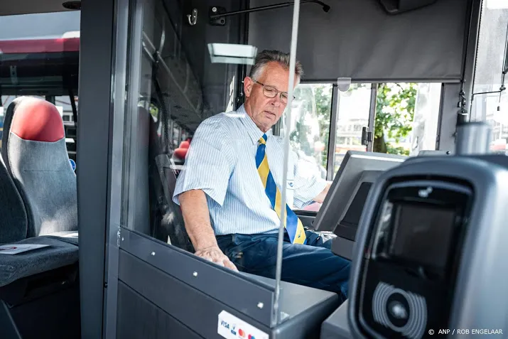vervoerregio amsterdam investeert 235 miljoen euro extra in ov