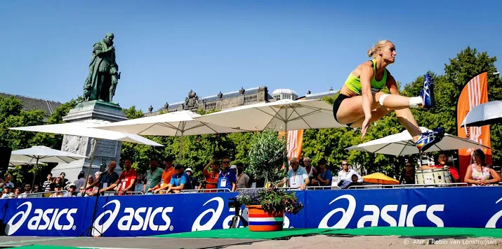 vetter en florant springen het verst op plein
