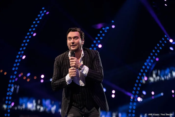 vier buma nl awards naar tino martin