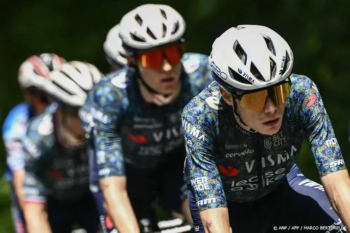 vingegaard klopt pogacar in elfde etappe van tour de france