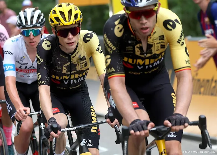 vingegaard over gerucht vertrek van aert wout gaat nergens heen