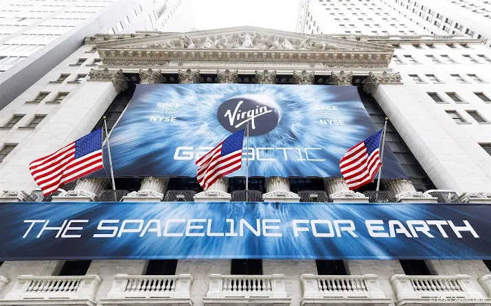 virgin galactic flink omhoog op beurs na aankondiging ruimtereis