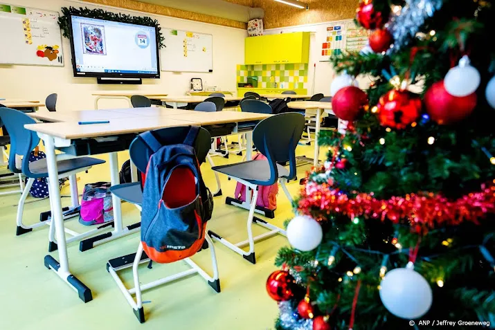 viroloog niesters eerder sluiten scholen begrijpelijke maatregel