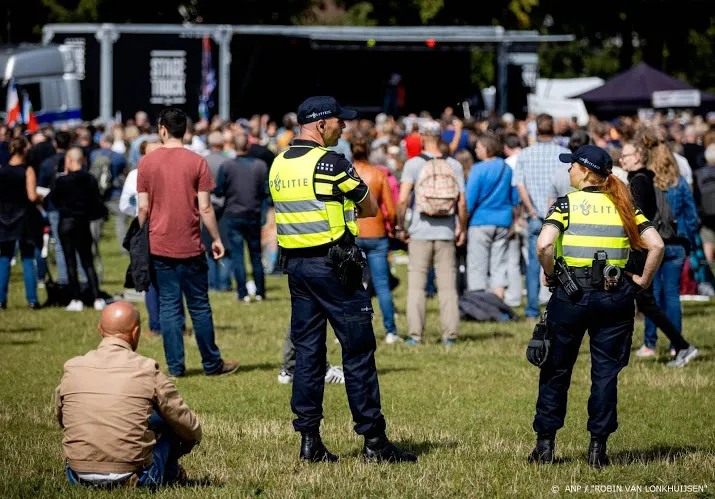 viruswaarheid eist openheid over basis coronamaatregelen