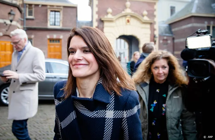 visser nog geen besluit over verhuizen mariniers naar vlissingen