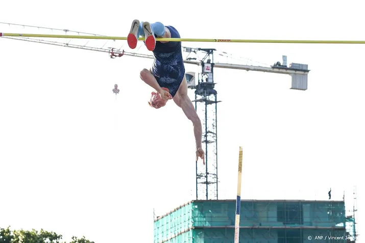 vloon wint polsstokhoogspringen bij ek voor landenteams