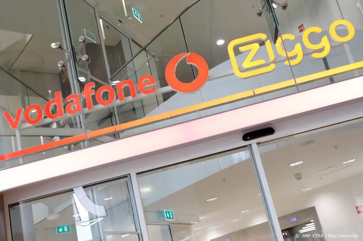 vodafoneziggo haalt net als kpn telefoons uit winkels amsterdam