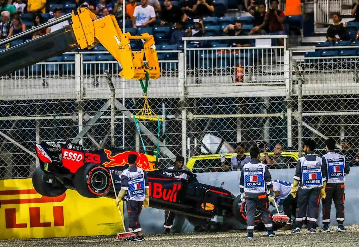 voet van verstappen veroorzaakte crash