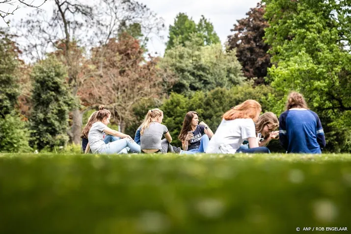 voldoende zonneschijn op eerste dag meteorologische zomer