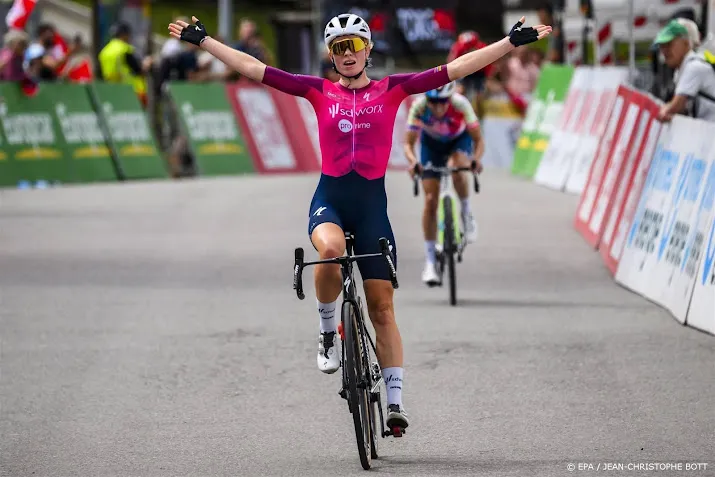 vollering nieuwe leidster in ronde van romandie na ritwinst