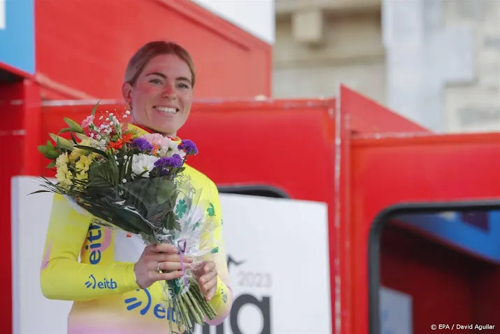 vollering wint tweede rit ronde van burgos na terugzetten wiebes