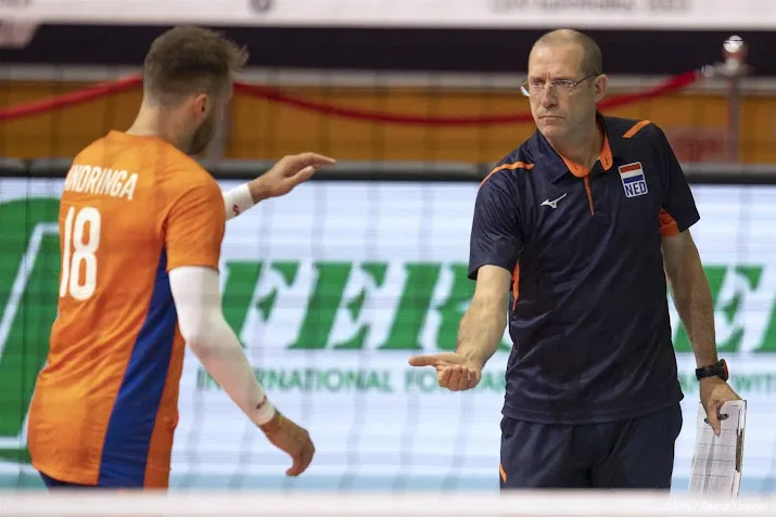 volleyballers laten wereldkampioen italie op ek wankelen