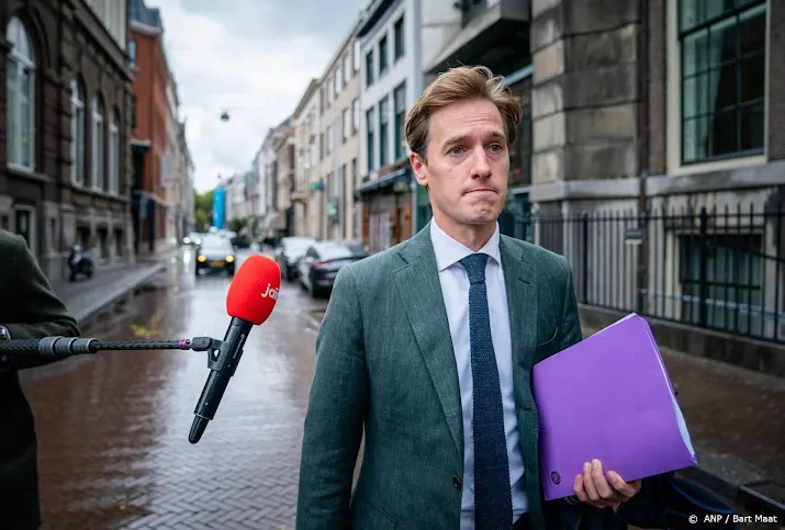 volt nieuwe coalitie lost problemen niet op met potten geld