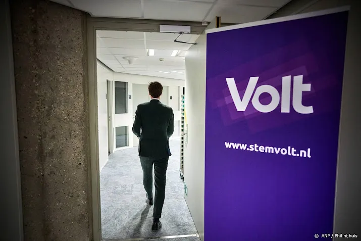 volt overweegt toch hoger beroep na tik op vingers door rechter